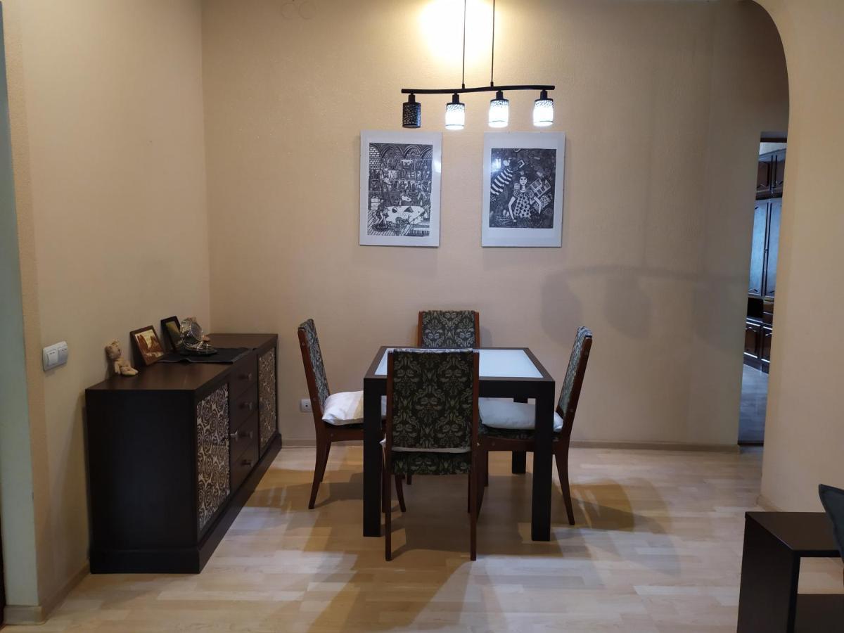 Three Bedroom Stepana Bandery Street Ровно Номер фото