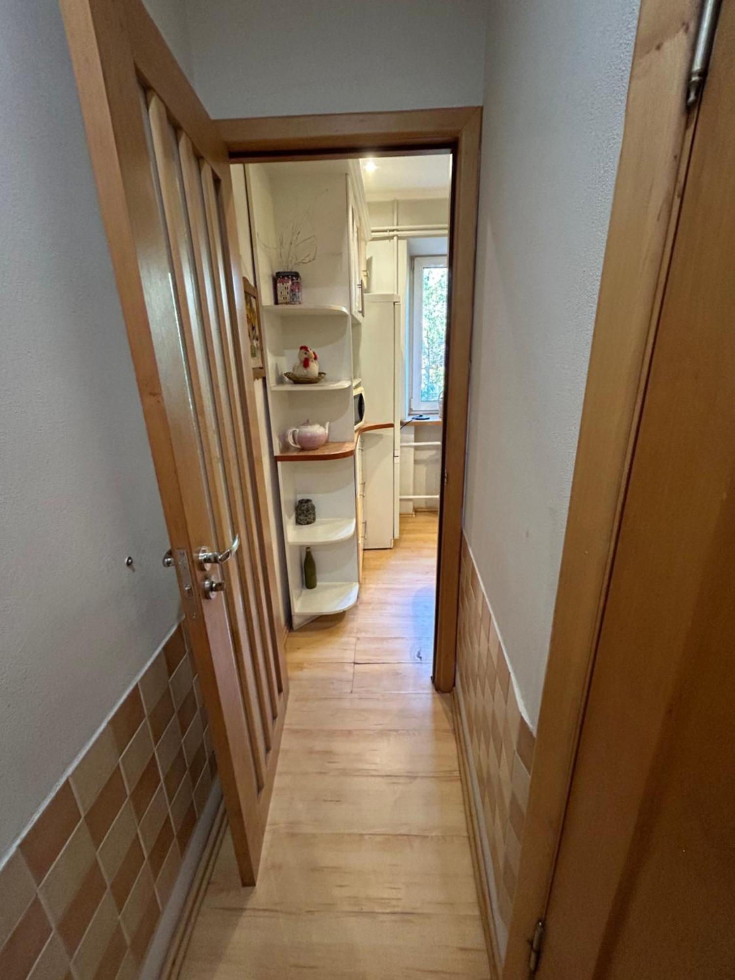 Three Bedroom Stepana Bandery Street Ровно Экстерьер фото