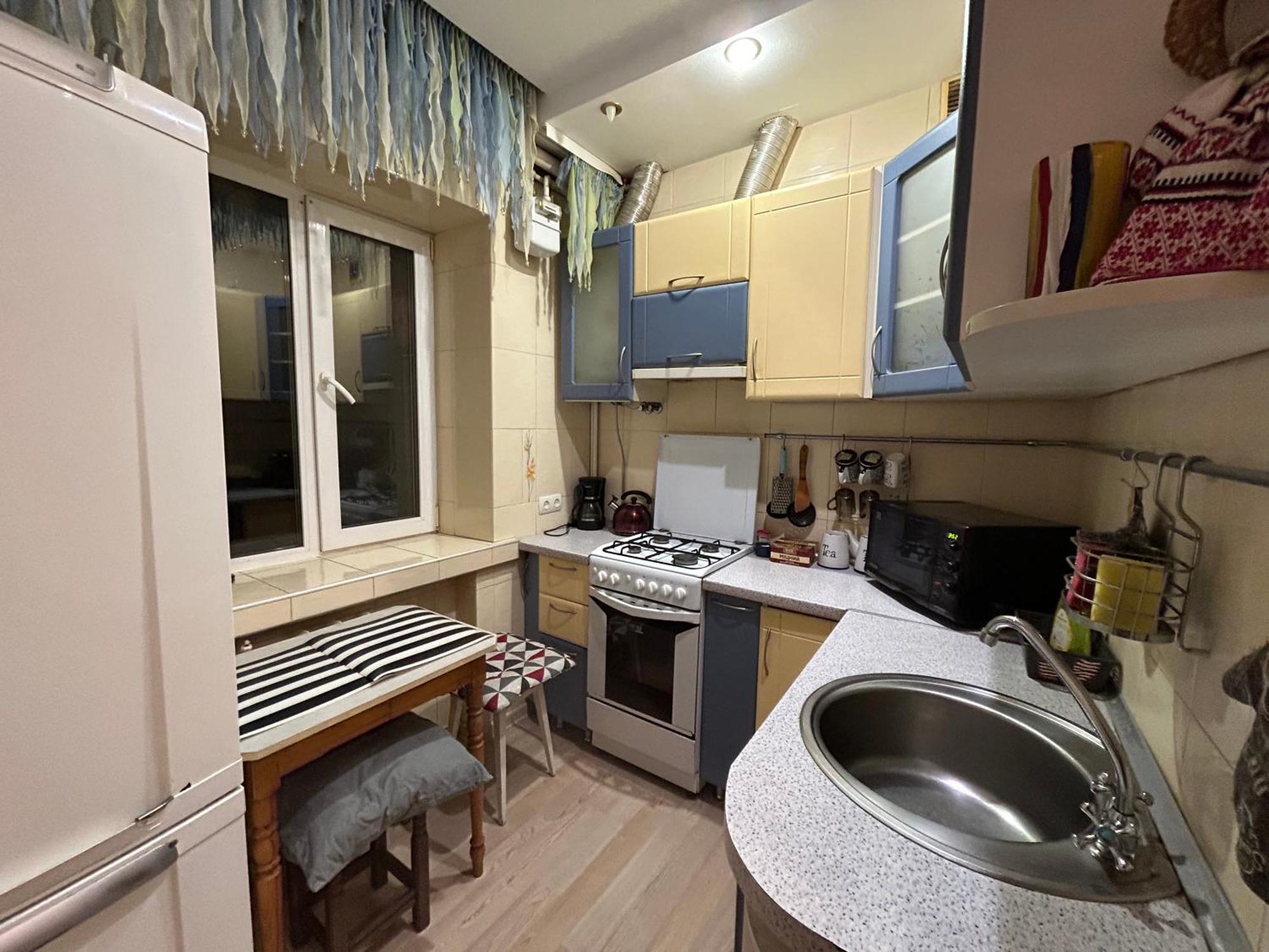 Three Bedroom Stepana Bandery Street Ровно Экстерьер фото