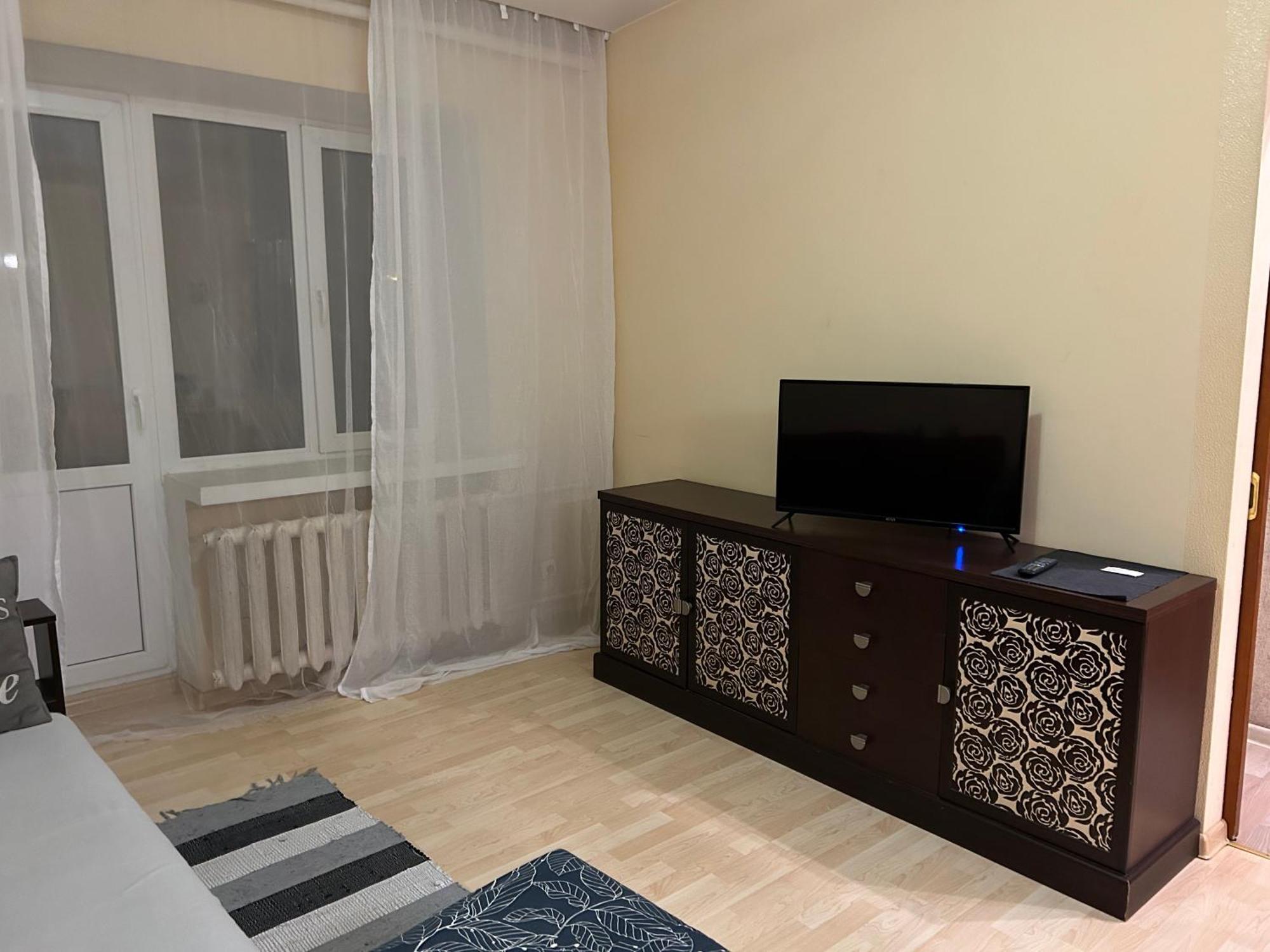 Three Bedroom Stepana Bandery Street Ровно Экстерьер фото