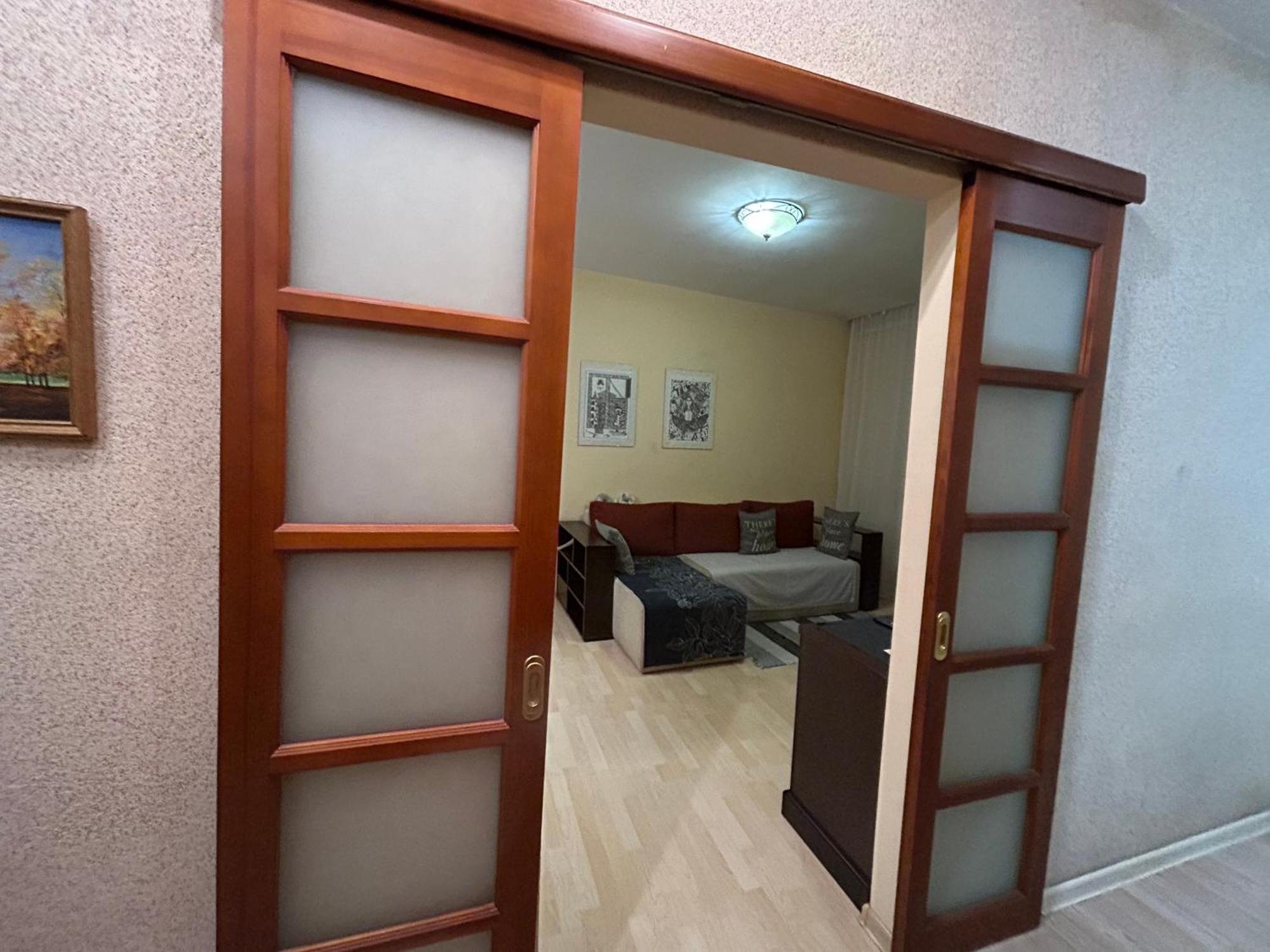 Three Bedroom Stepana Bandery Street Ровно Экстерьер фото