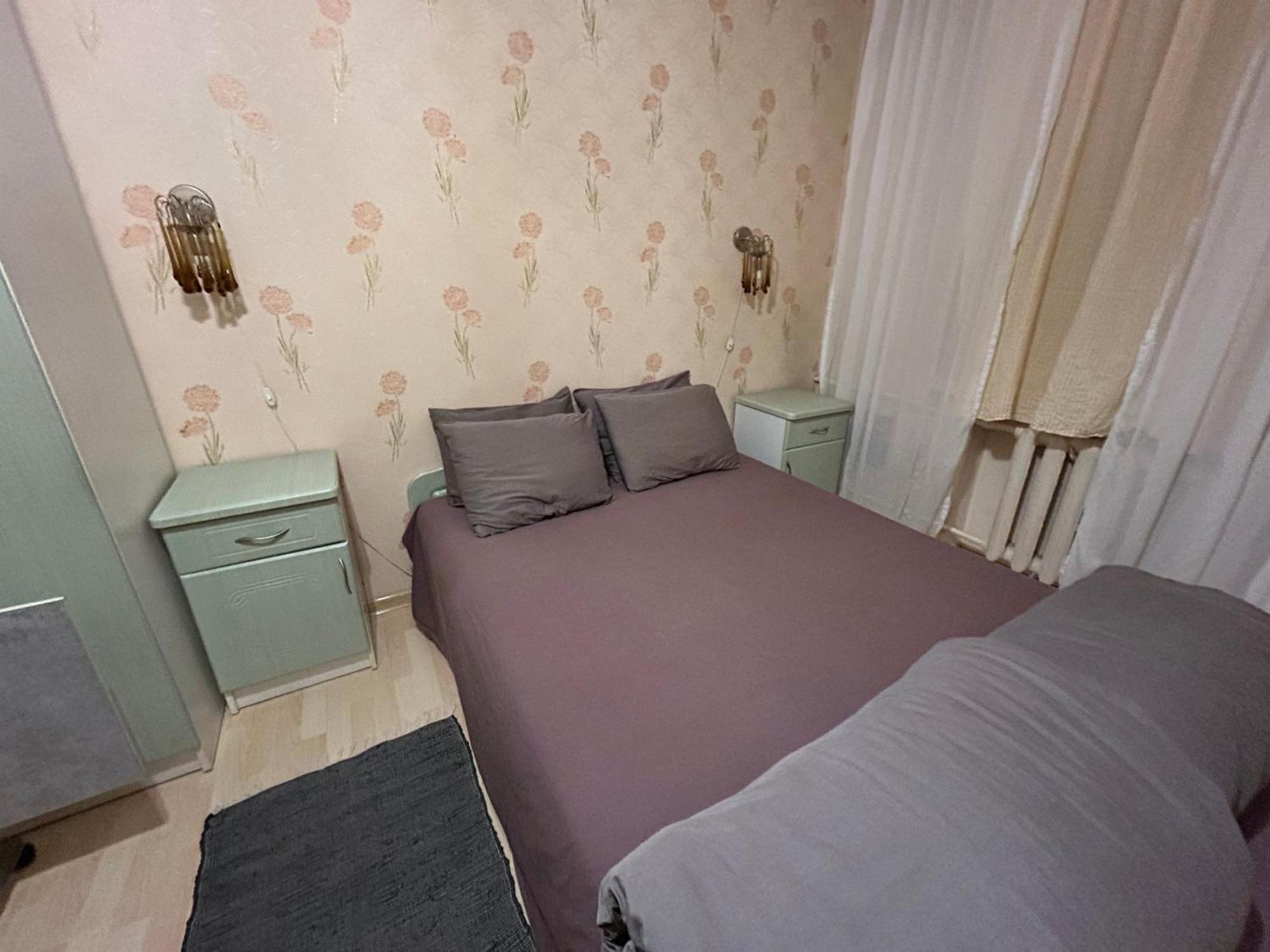 Three Bedroom Stepana Bandery Street Ровно Экстерьер фото
