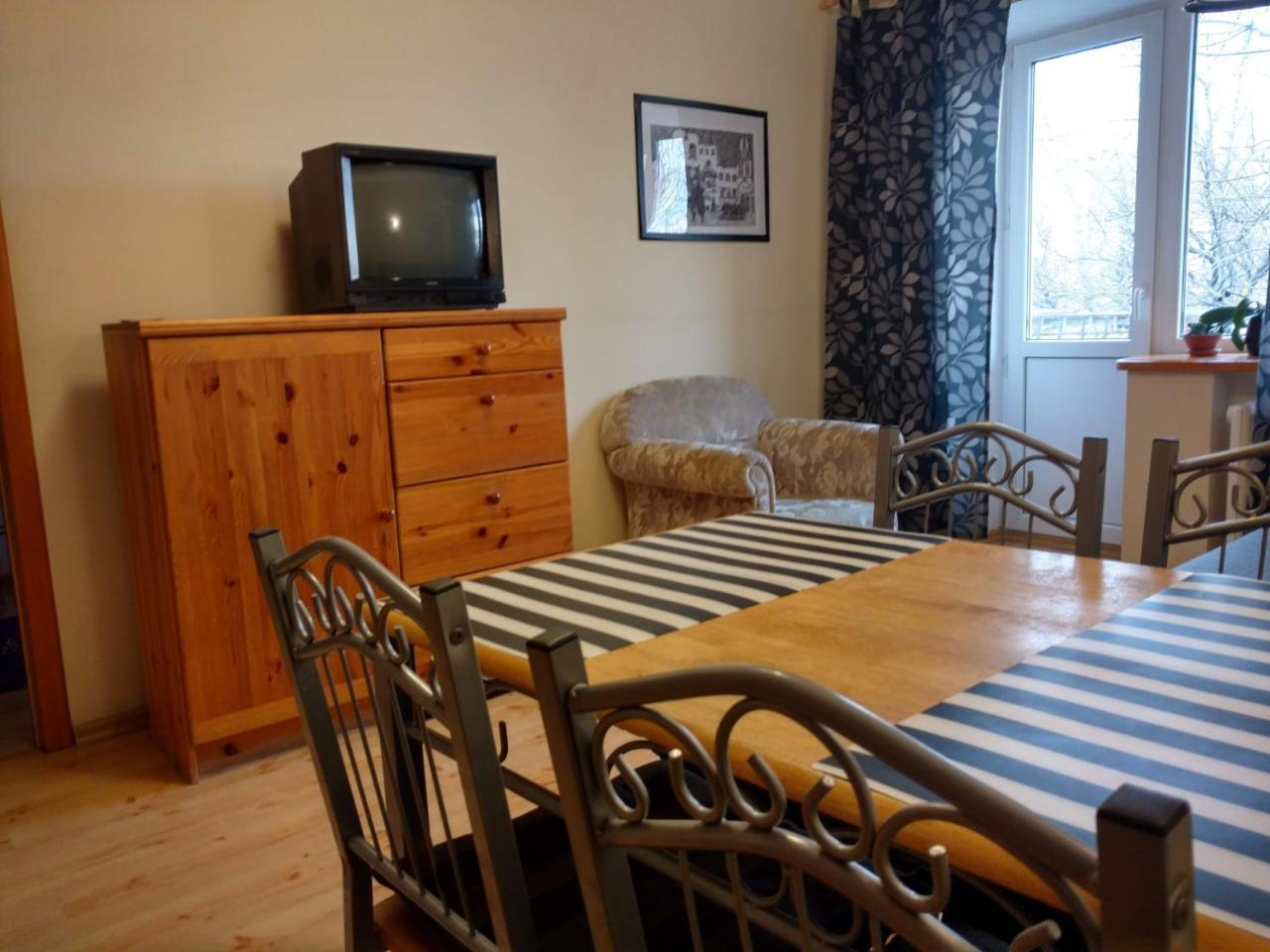 Three Bedroom Stepana Bandery Street Ровно Экстерьер фото